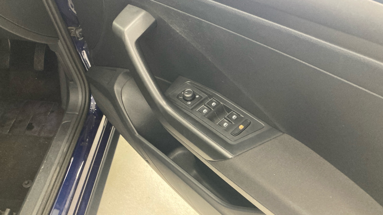 Volkswagen T-Roc 1.0 TSI SE 5dr Petrol Hatchback